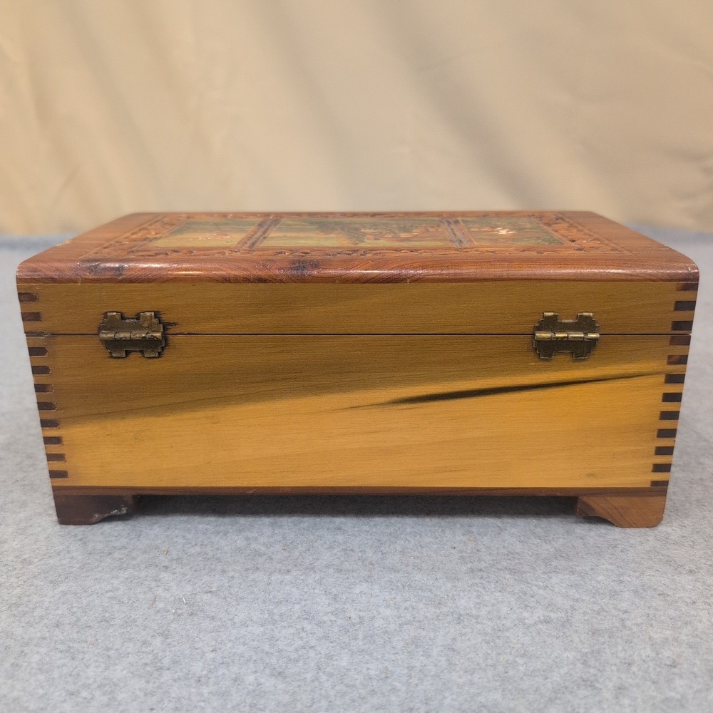 Vintage Cedar Wood Keepsake Chest Cottage Landscape Mirror Jewelry Box Latch - Picture 7 of 10